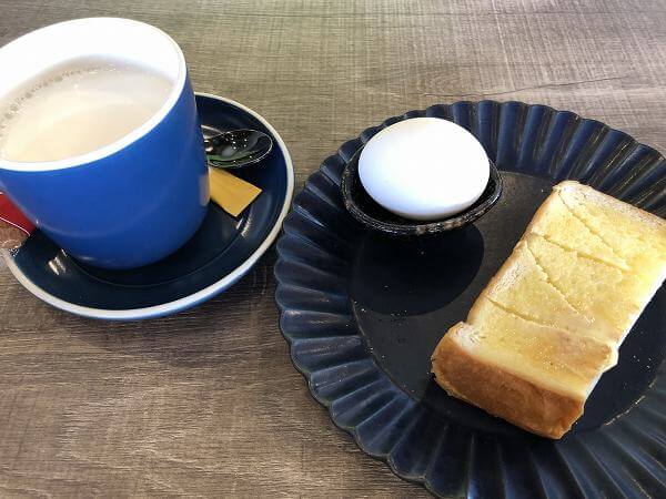 食パン専門店ベーカリーカフェLarge（ラルジュ）