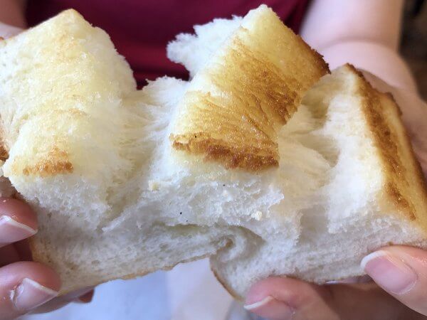 パンのトラ八事店の高級食パンモーニング
